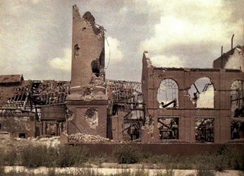Die zerstörte Brennerei nach dem Rückzug der Deutschen, Bucy-le-Long, Aisne, Frankreich, 1917